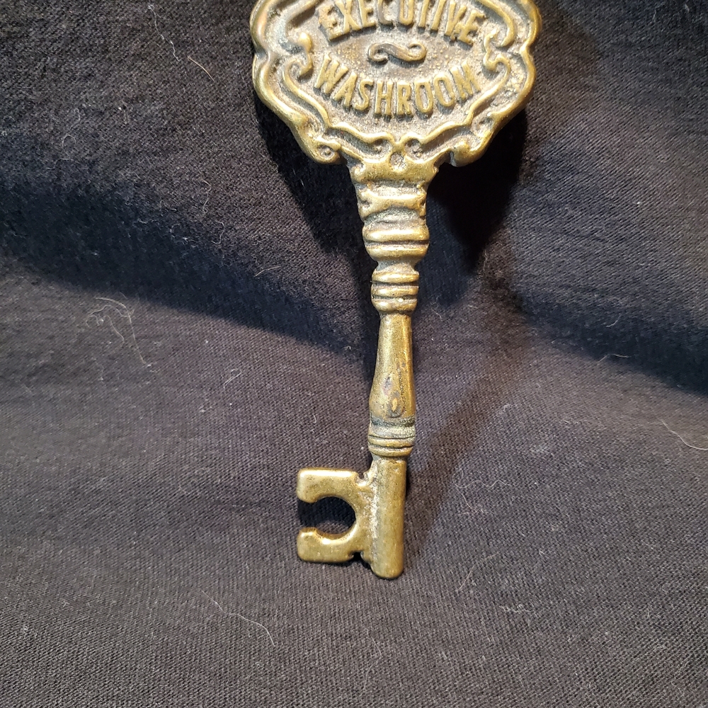 Vintage Brass Key Wall Decor